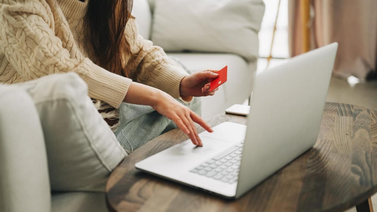 Acquisti digitali verso il sorpasso. La sfida della fiducia online