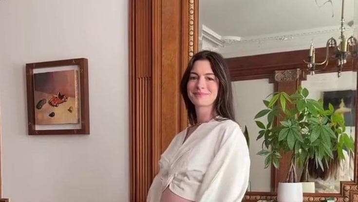 Anne Hathaway svela la sua terza gravidanza | L'articolo
